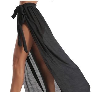 Semi sheer beach coverup/sarong 🔸